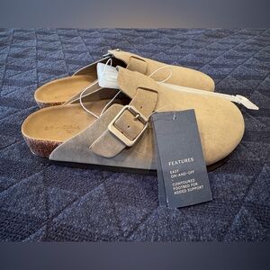 Universal Thread Tan and Gray Mules